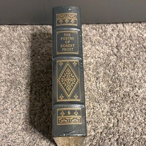 The Poetry of Robert Frost — Dark Green Decorative Leather-Style Book